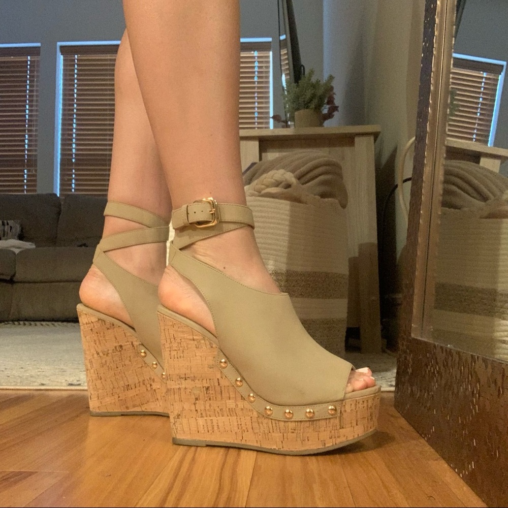 Shoe Dazzle US Size 9 Tan Studded Wedges. 5.5” Heel.